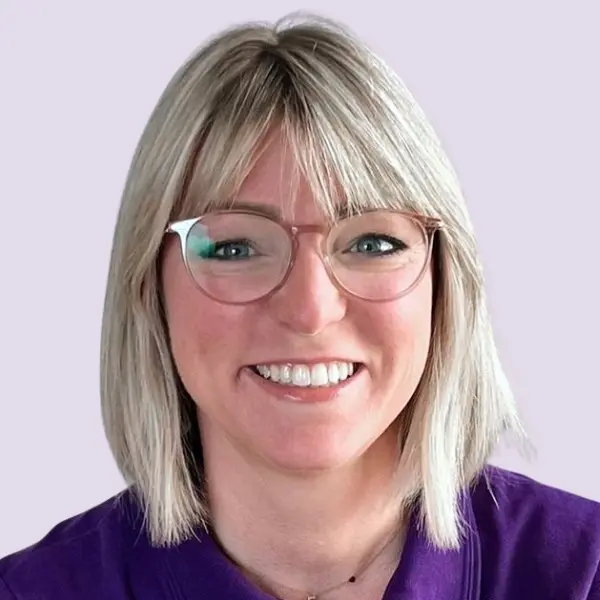 Sandra – Mitarbeiterin Marketing & Administration der LeelaWolke