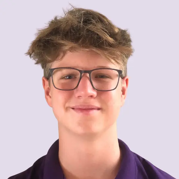 Portrait von Tom, Lernender im ersten Lehrjahr der LeelaWolke