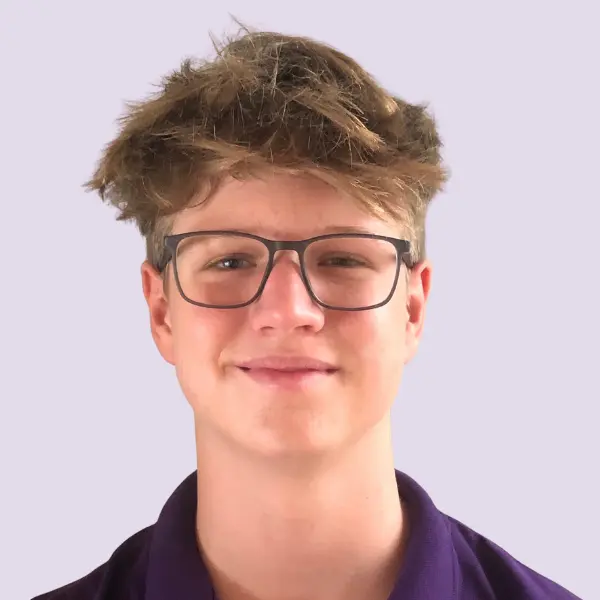 Portrait von Tom, Lernender im ersten Lehrjahr der LeelaWolke