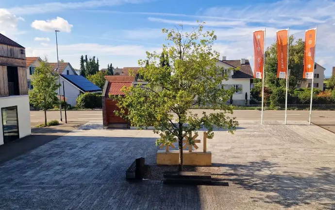 Der Raiffeisenplatz steht der LeelaWolke für unterschiedliche Spiele zur Verfügung.