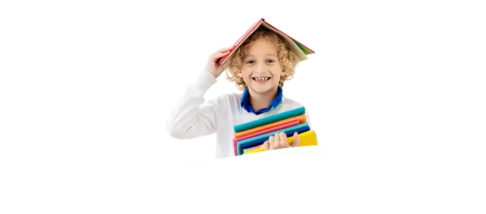 Symbolbild eines Kindes mit Büchern als Darstellung für das Impressum der LeelaWolke