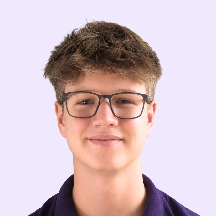 Portrait von Tom, Lernender im ersten Lehrjahr der LeelaWolke